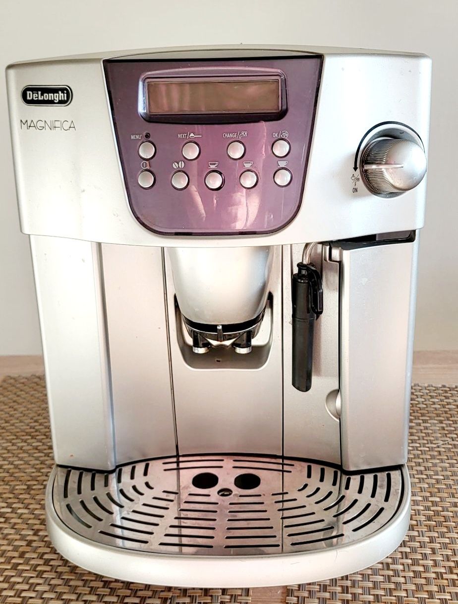 Delonghi magnifica esam 4400 hot sale
