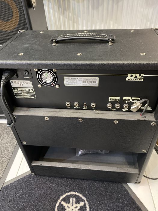 Комбо усилитель MarkBass DV 40 112