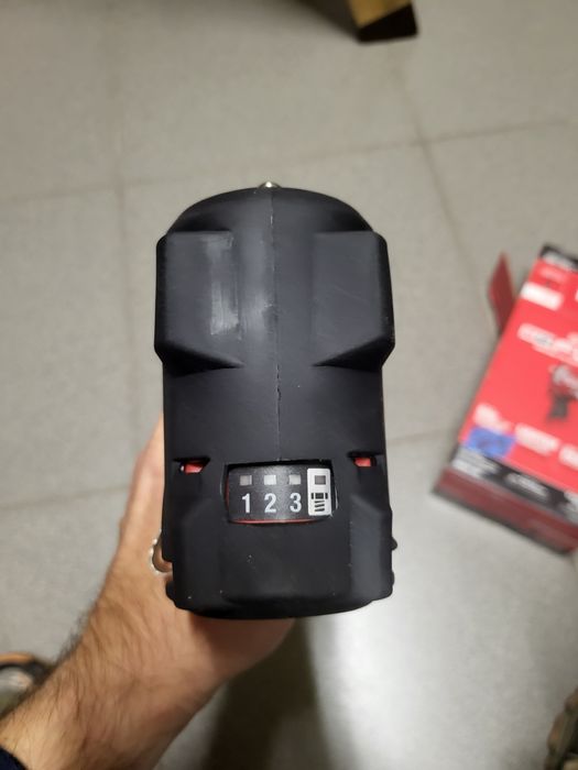 Гайковерт Milwaukee 2562 3/8 та 2563 1/2 m12