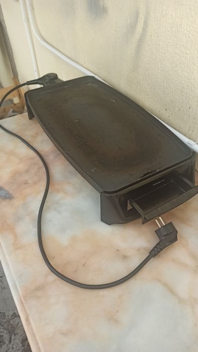 frigideira e grelhador de chapa