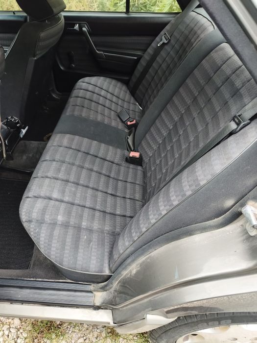 Mercedes 190 d. 2500 td foto 2