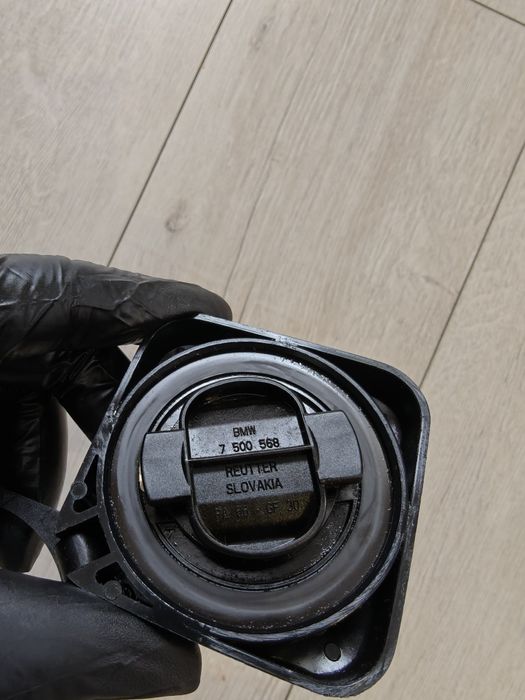 BMW korek wlewu oleju N45 N46 N52 e90 E91 oryginalny