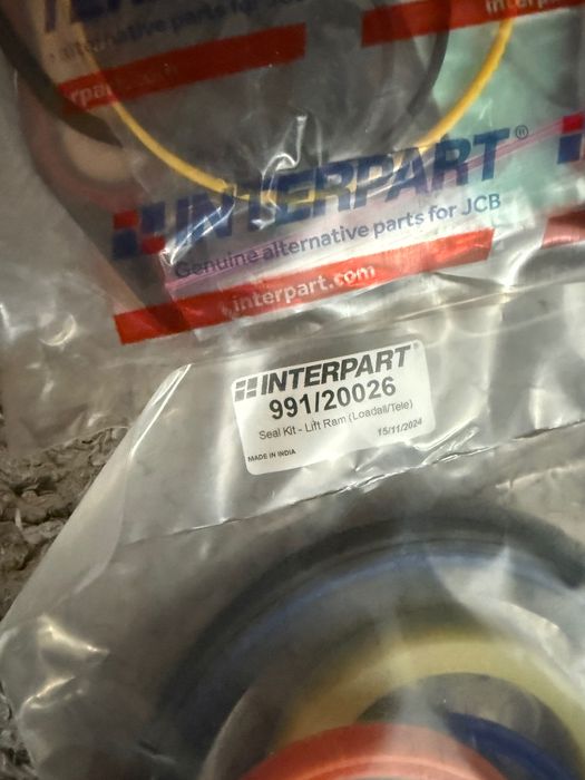 JCB Zestaw uszczelek górnego silnika 3CX 4CX Perkins/kpl uszczelniaczy