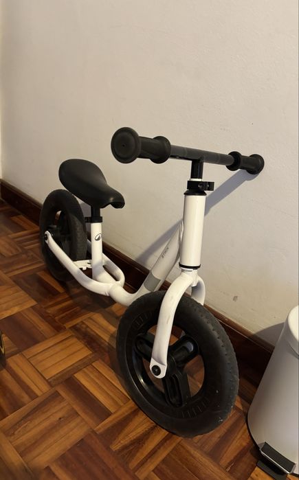 Bicicleta equilibrio criança