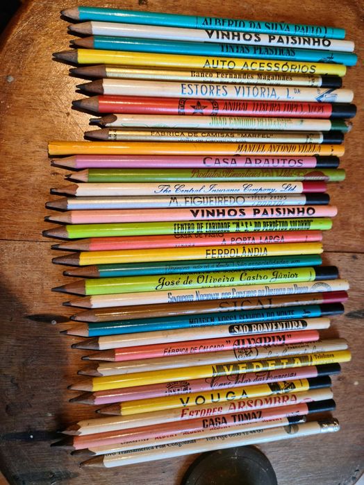 Colecção de lápis de publicidade antigos