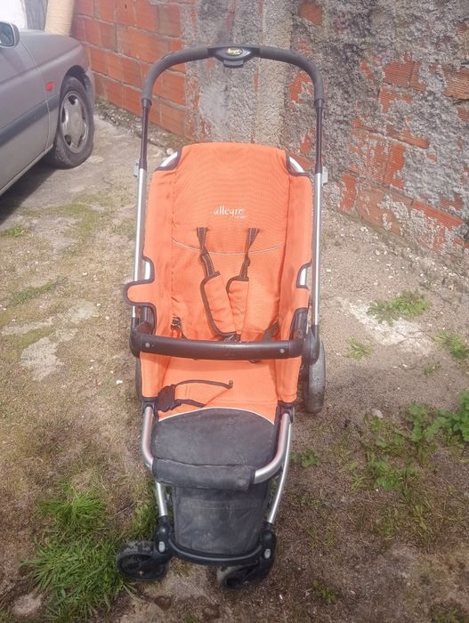 Carrinho de bebê sem capota