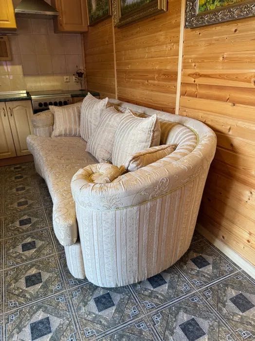 Шикарный качественный диван