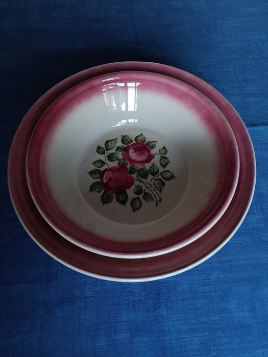 Saladeiras Antiga loiça de Sacavém