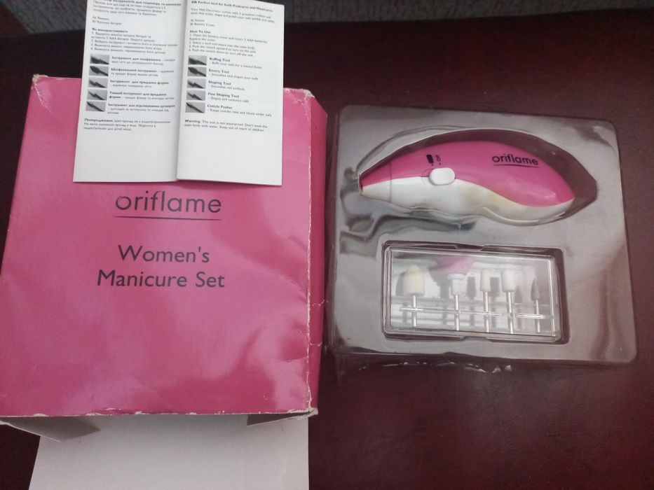 Маникюрный набор Oriflame  с запасными насадками(2 комплекта)