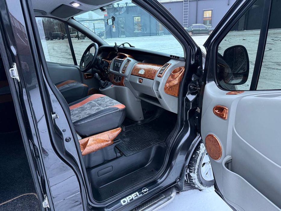 Opel Vivaro 2007 пассажир