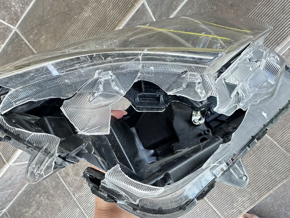 Фара права передня Toyota Rav 4 2015-2018