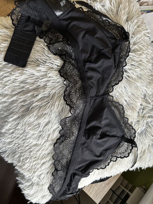 Biustonosz damski H&M rozmiar 42 czarny koronkowy elegancki nowy