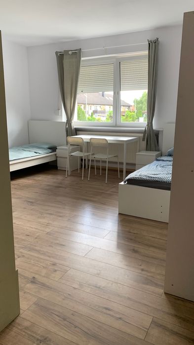 Pokoje pracownicze w Komornikach