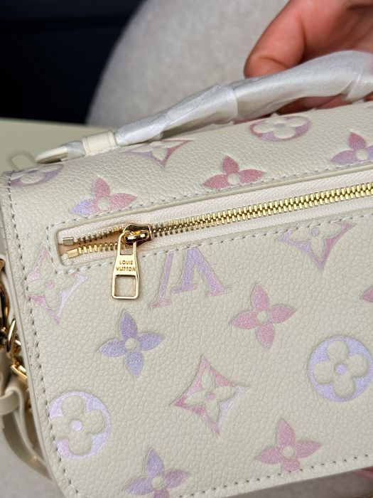 Сумка Louis Vuitton Pochette Metis East West Cream / Pink