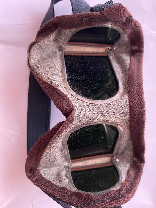 окуляри захисні від сліпучої яскравості , інфракрасного випромінювання