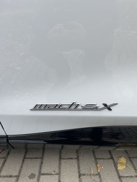 Ford mustang mach-е premium