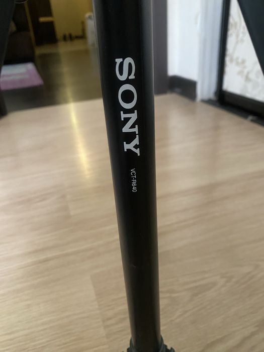 Штатив трипод Sony VCT-R640 для фото або камери