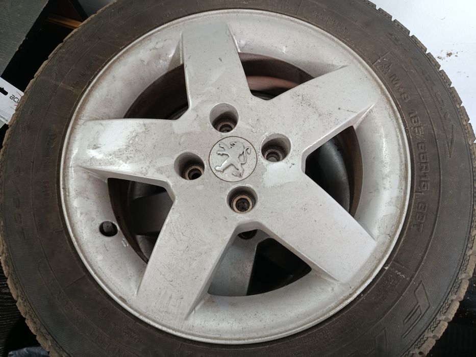 Диски с шинами Peugeot 207 зима