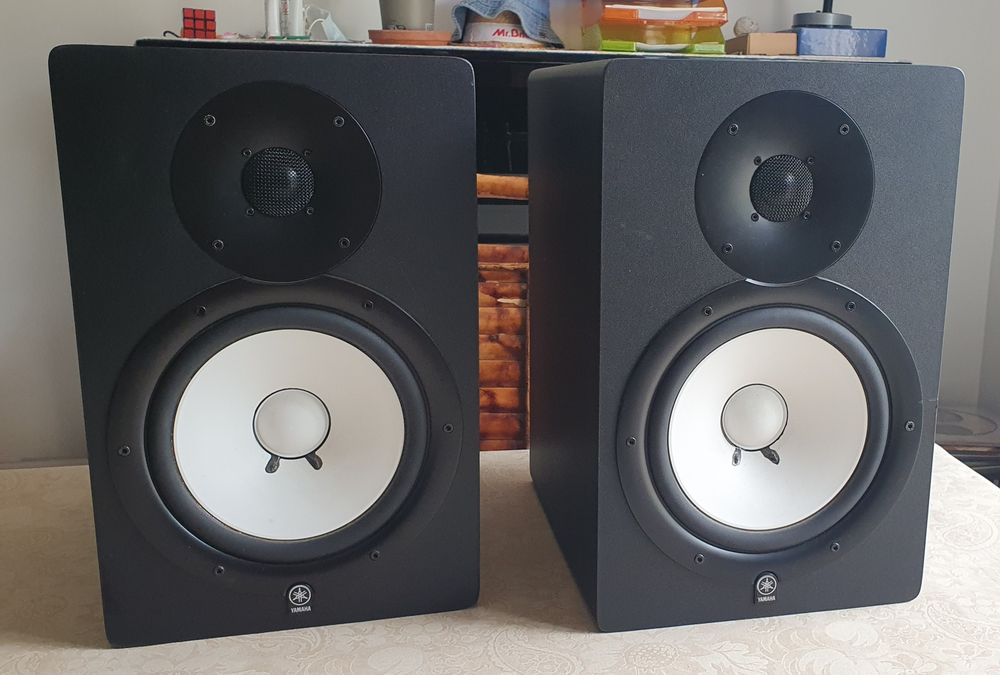 Yamaha HS 80s monitors