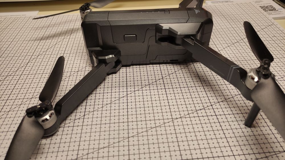 SJRC F11 GPS – dron z GPS  2 baterie  regulowana kamera 90°  komple