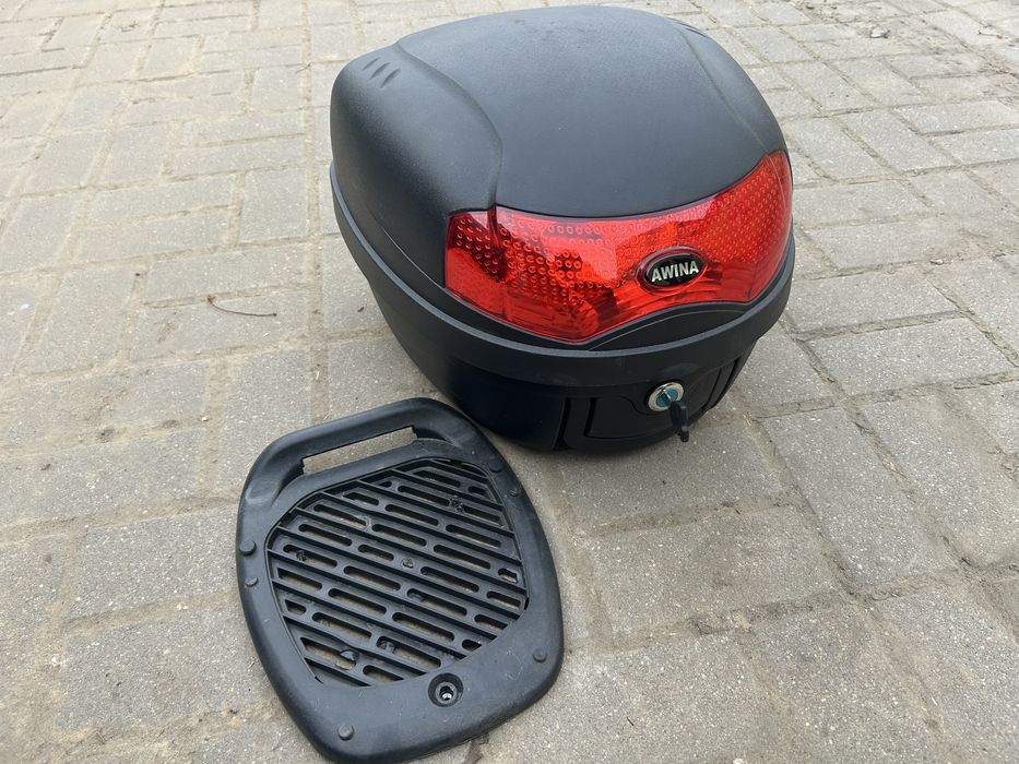 Kufer Awina 30L czarny