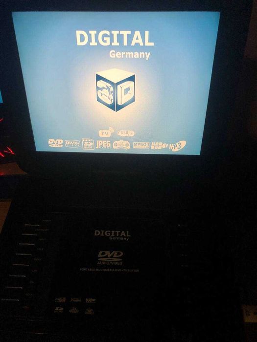 Портативний телевізор  DVD FM USB ДВД Програвач Міні переносний!