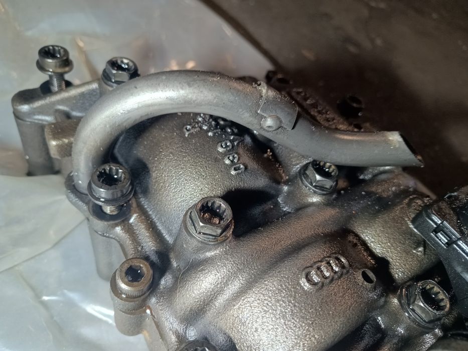 Pompa oleju olejowa 2.0tdi 16v Audi A4 B7 A6 C6 oryginał gwarancja