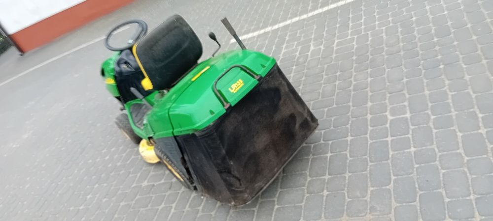 Traktorek do trawy john deere