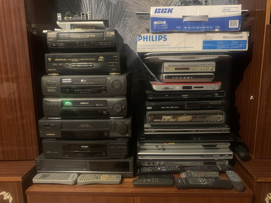 Продам плеер VHS, DVD