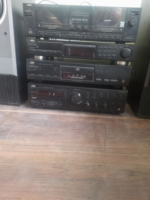 Комплект  Hi-Fi  аппаратуры. JVC, B&W, Telefunken.