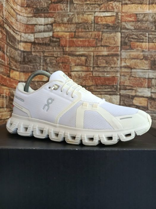 кросівки On-cloud (41р 26 см)