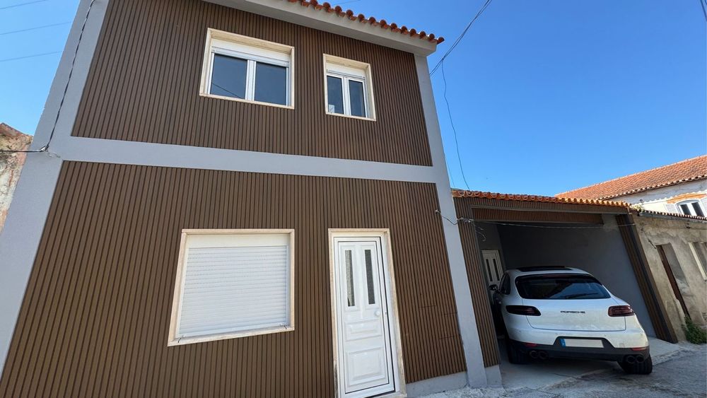 Moradia T3 totalmente remodelada em Rocha Nova -3 minutos do Hospital da Luz e 7 minutos da Solum!