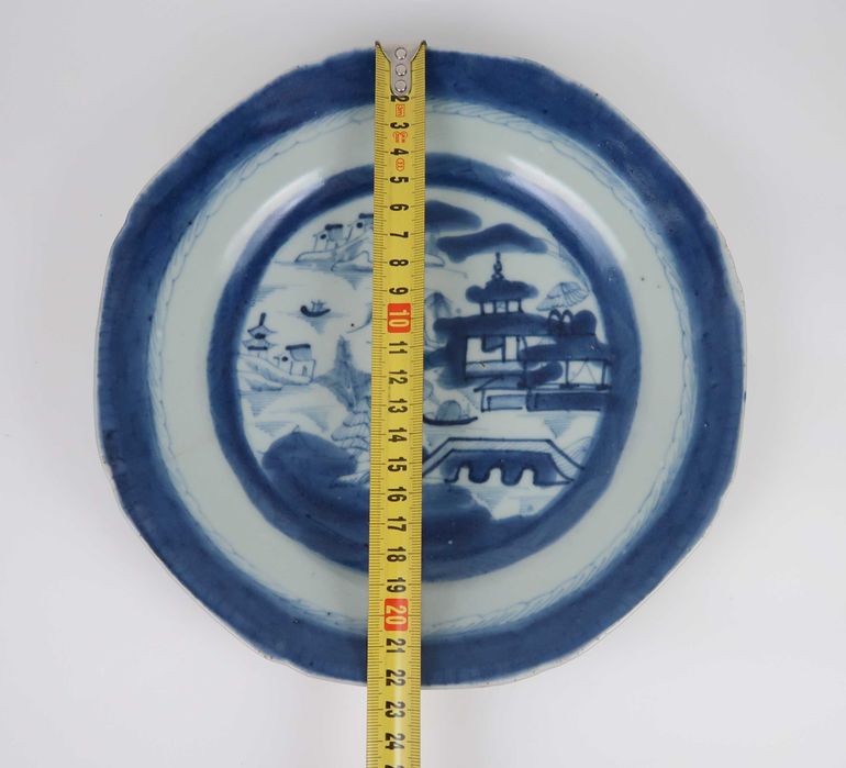 Prato Cantão em porcelana da China Séc. XVIII (ref. 2)