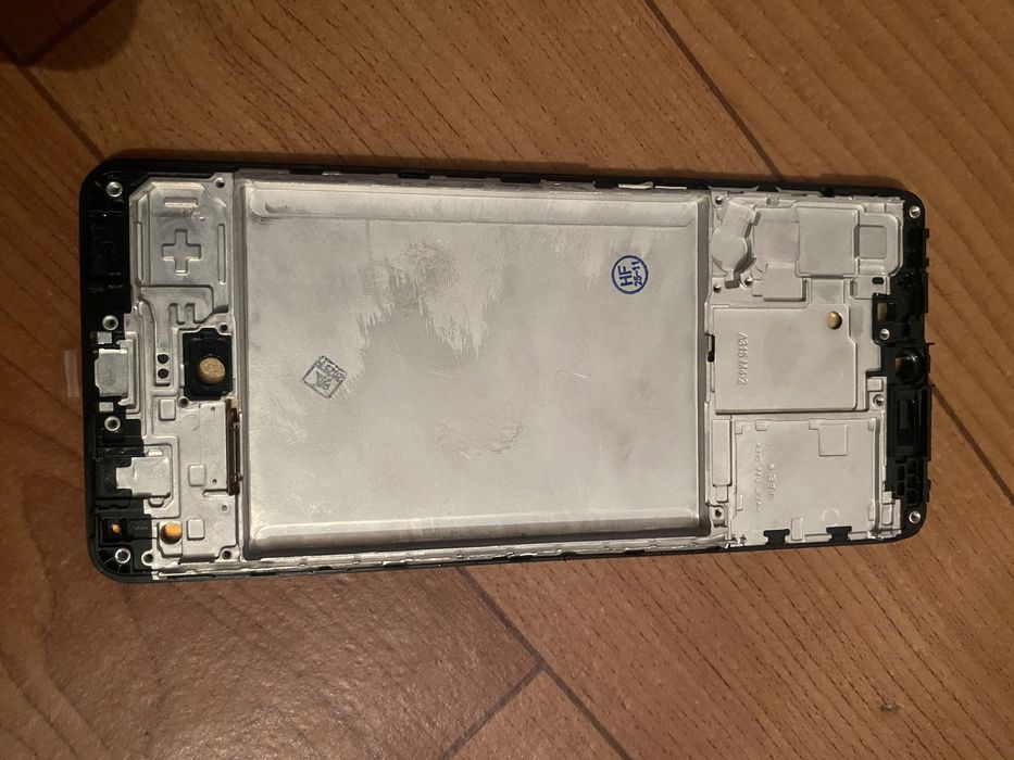 Продам  дисплей с рамкой на samsung a31 новый