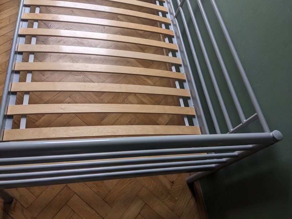 Stelaż od łóżka jednoosobowego