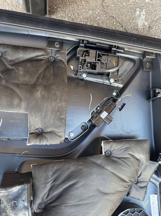 Дверні карти на субаро  форестер