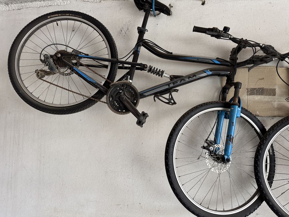 Bicicleta com suspensão completa roda 26