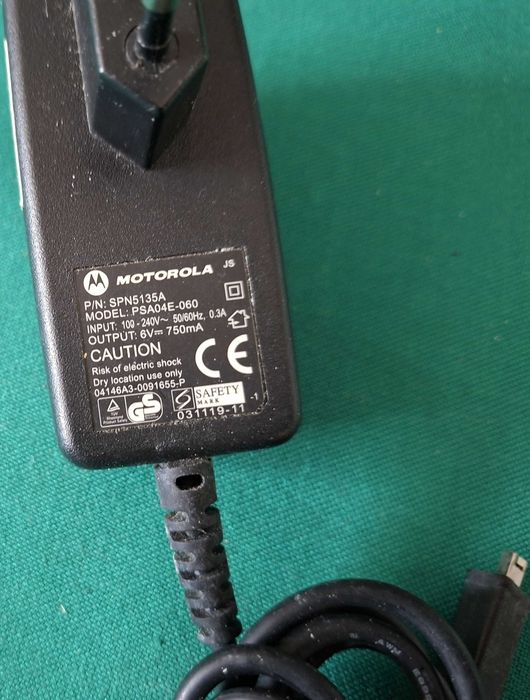 Carregador antigo Motorola SPN5135A, para telemóvel