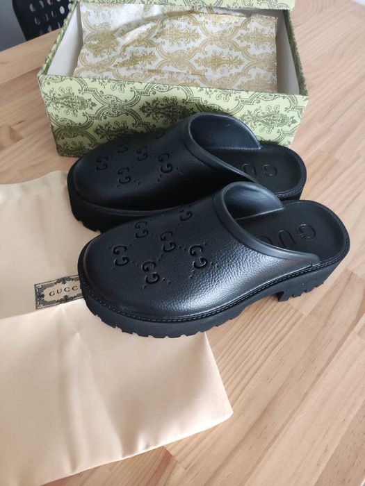 Gucci Buty, sandaly klapki, skora, od reki 2906.01