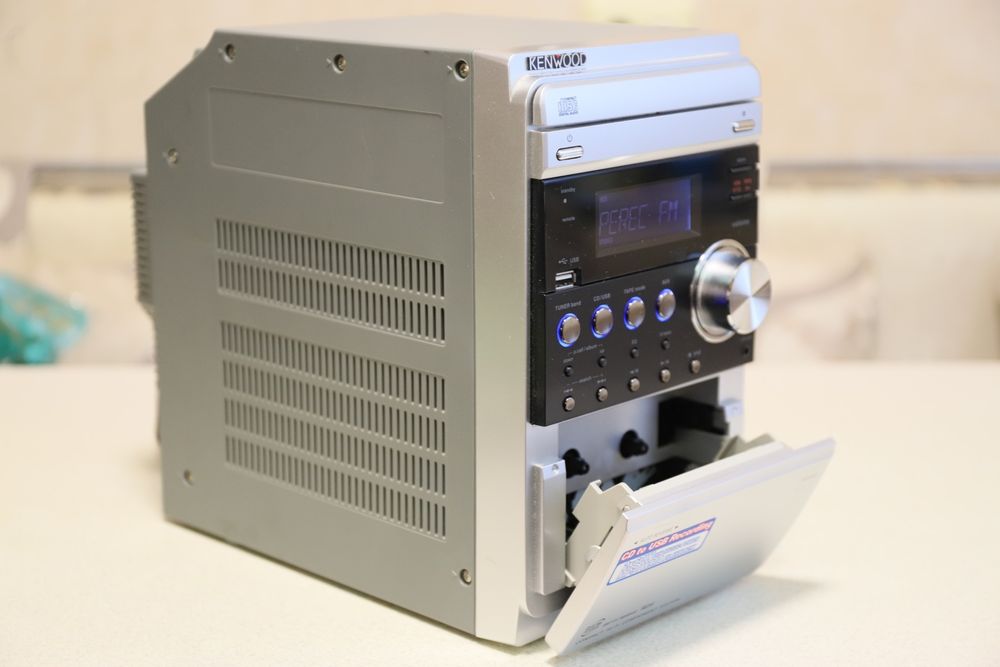 Kenwood  RXD - M505 USB  , CD mp 3 , FM раио