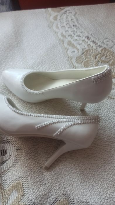 Взуття жіноче  нове