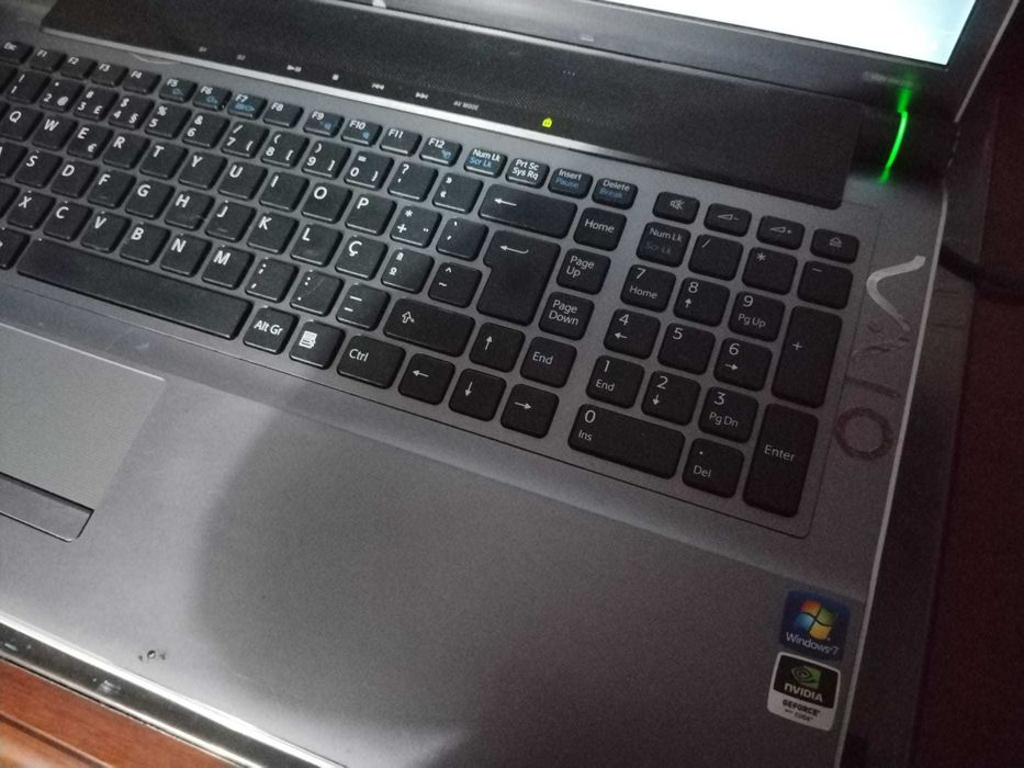 Sony VAIO AW31M/H – 18.4” | 8GB RAM | SSD 256GB | Extras incluídos