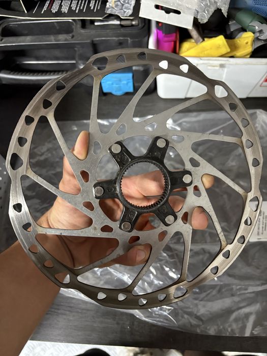 3 discos shimano center lock