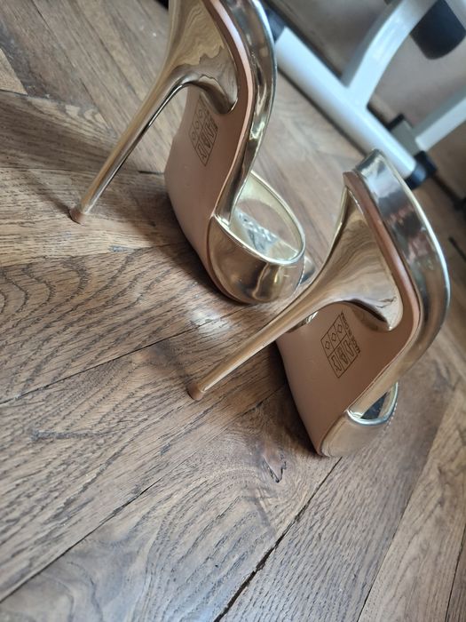 Шльопанці на шпильці,босоніжки