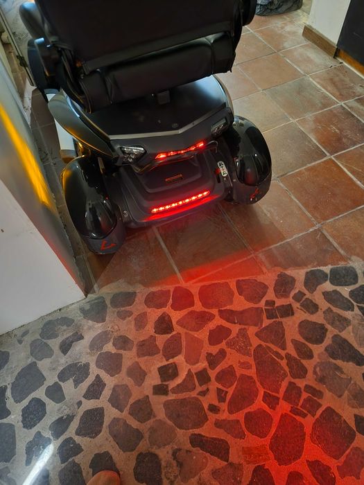 Scooter de mobilidade Pantera (Stannah) com 2 baterias novas