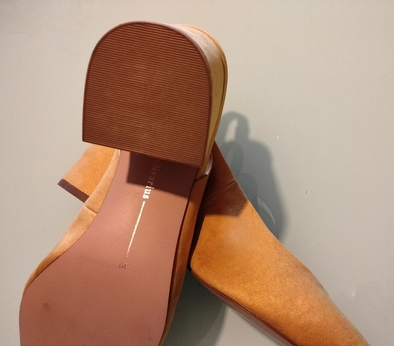 Sapatos de Senhora " Estradivarius"