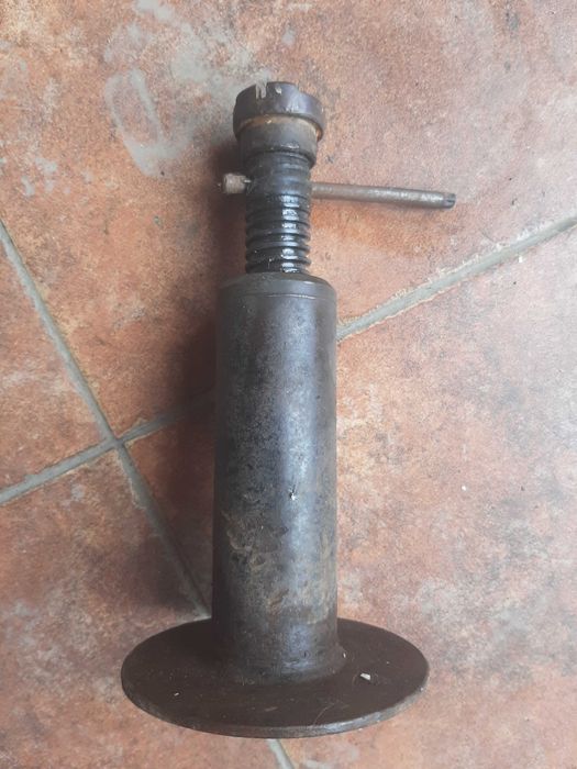 Домкрат гвинтовий  часів СРСР