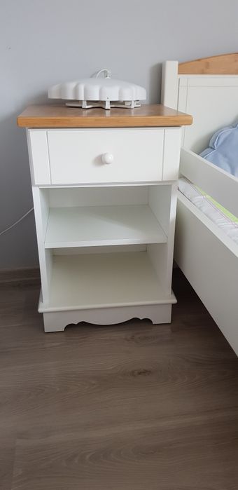 Łóżko z szafką nocną