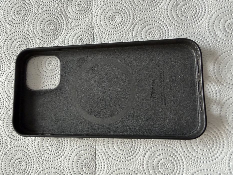 Etui iPhone 12 skurzane