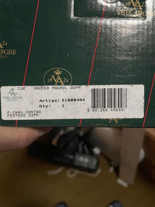 Chávena vista alegre na caixa